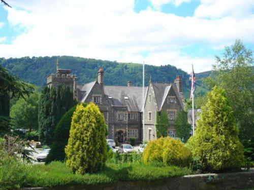 Maenan Abbey Hotel Лланруст Экстерьер фото