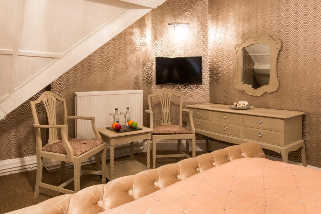 Maenan Abbey Hotel Лланруст Экстерьер фото