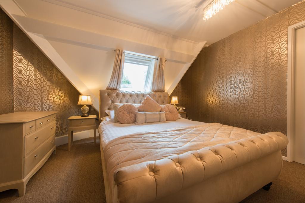 Maenan Abbey Hotel Лланруст Экстерьер фото