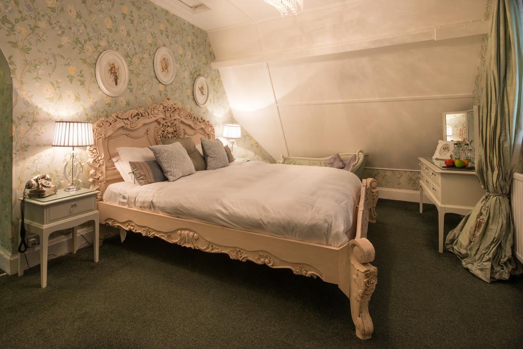 Maenan Abbey Hotel Лланруст Экстерьер фото