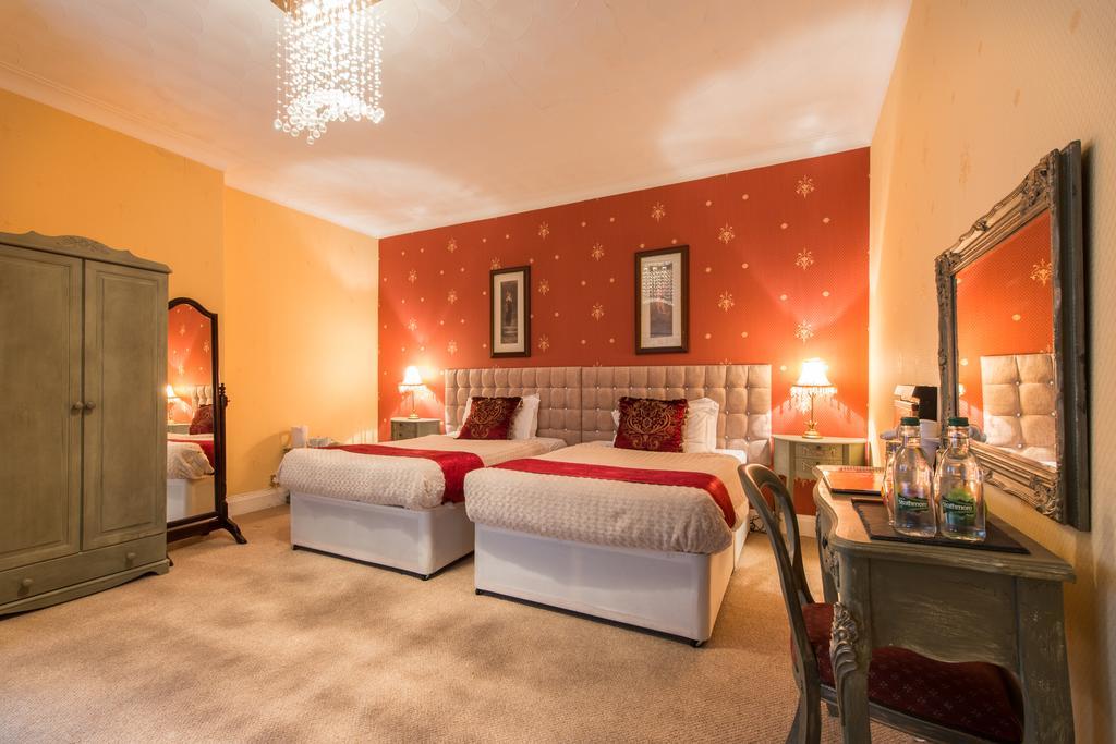 Maenan Abbey Hotel Лланруст Экстерьер фото